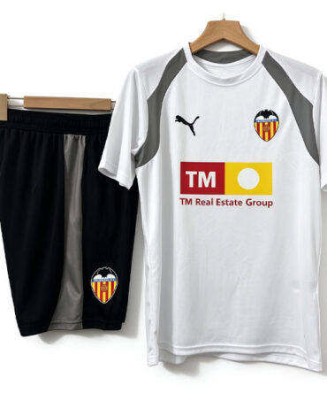 Valencia 2026/2027 entrenamiento de la Especial equipación